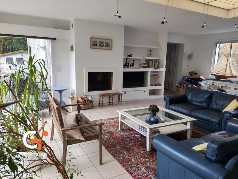 Maison - 180 m² - 7 pièces