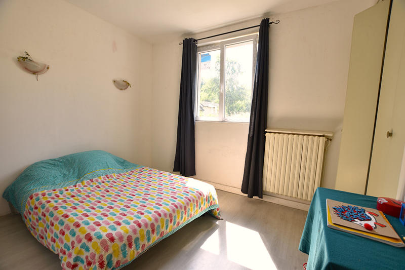 Maison - 151 m² - 9 pièces