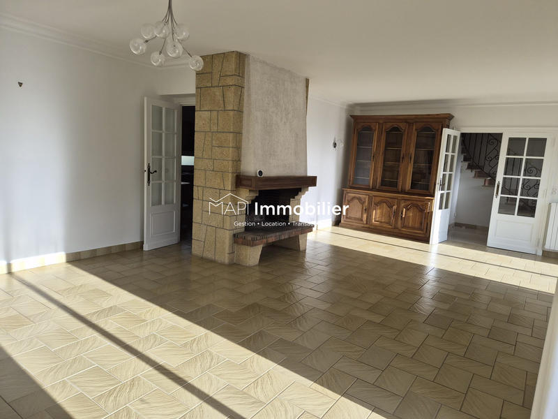 Maison - 160 m² - 8 pièces