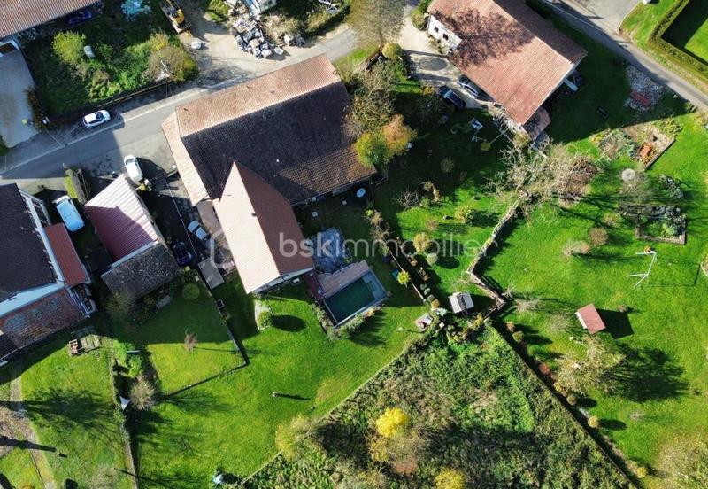 Maison - 281 m² - 5 pièces