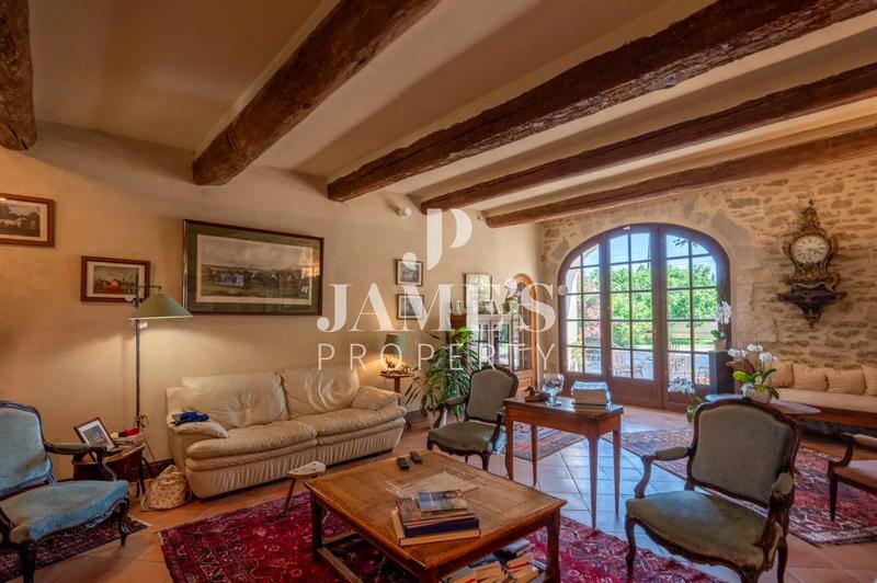 Maison - 350 m² - 8 pièces