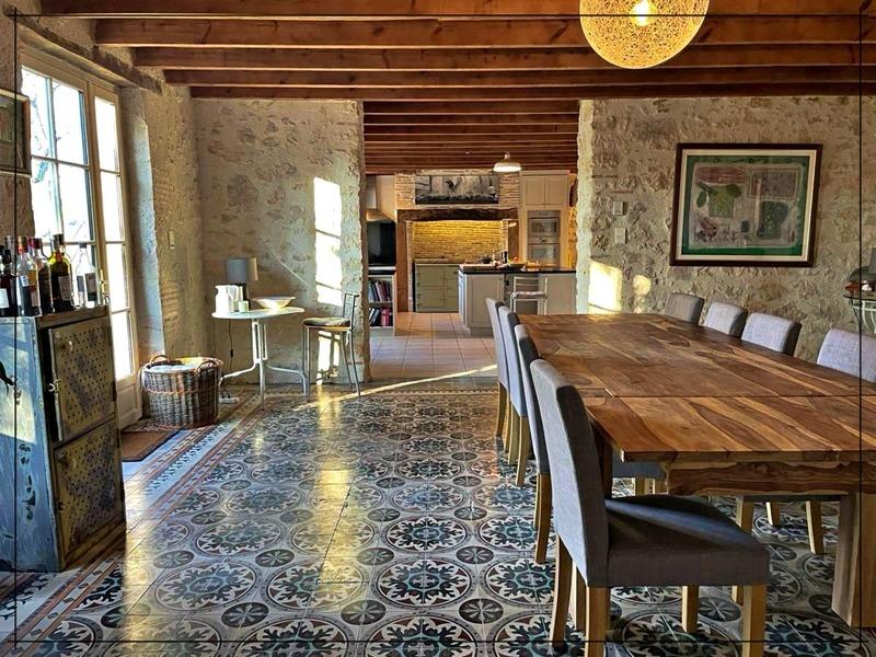 Maison - 480 m² - 10 pièces