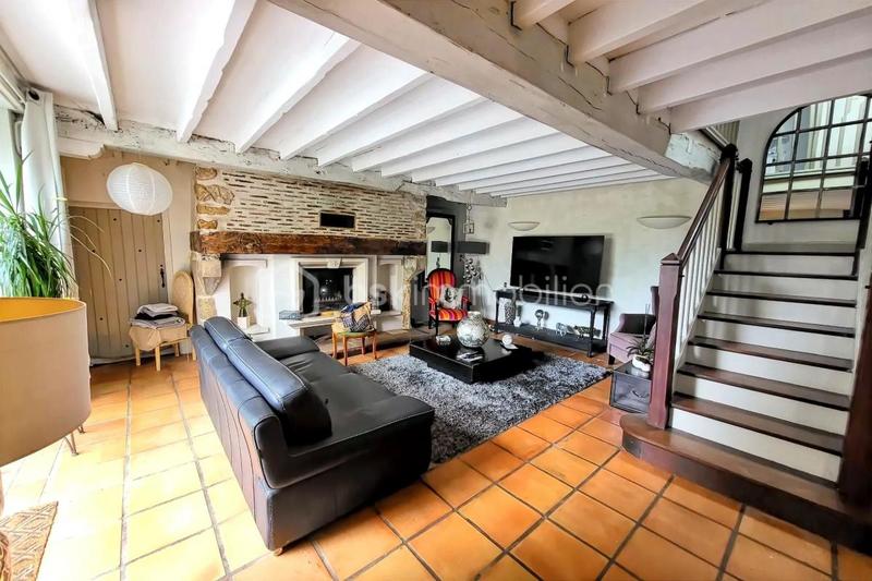 Maison traditionnelle - 153 m² - 7 pièces