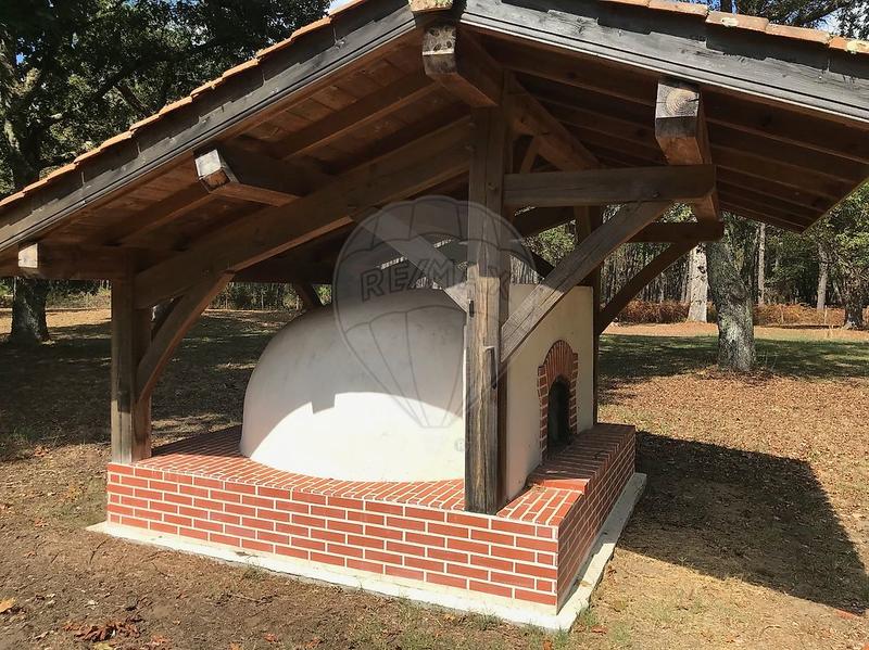 Propriété - 284 m² - 10 pièces