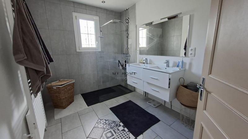 Maison traditionnelle - 90 m² - 5 pièces