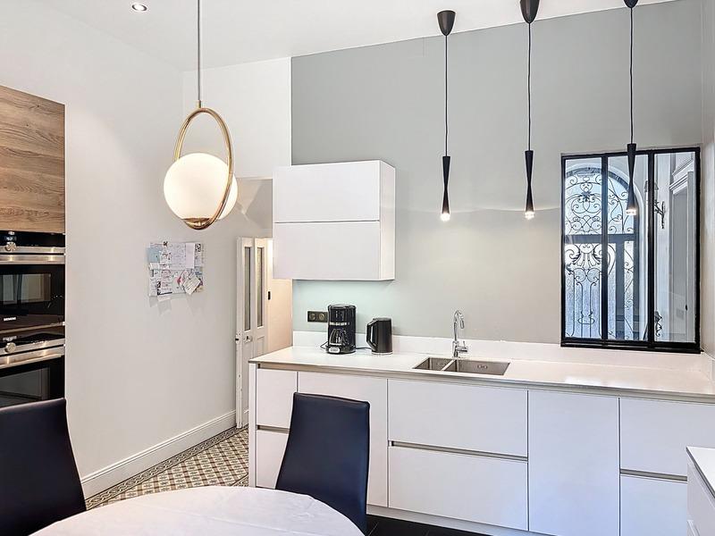 Maison de ville - 245 m² - 8 pièces