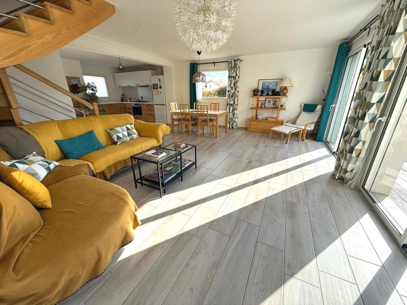 Maison contemporaine - 121 m² - 6 pièces