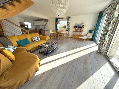 Maison contemporaine - 121 m² - 6 pièces