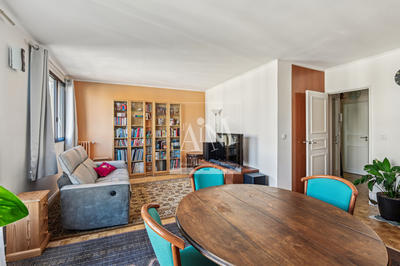 Appartement - 80 m² - 5 pièces