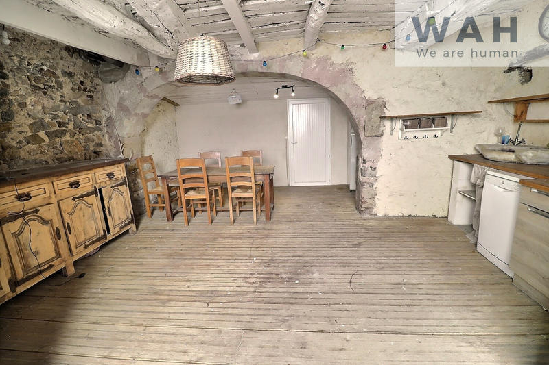 Maison - 239 m² - 6 pièces