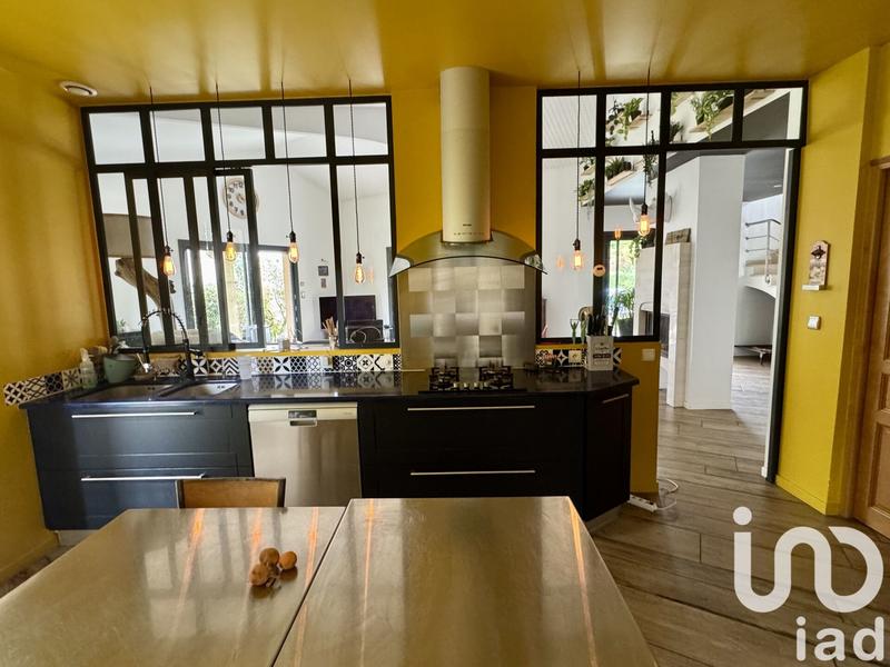 Maison - 200 m² - 7 pièces