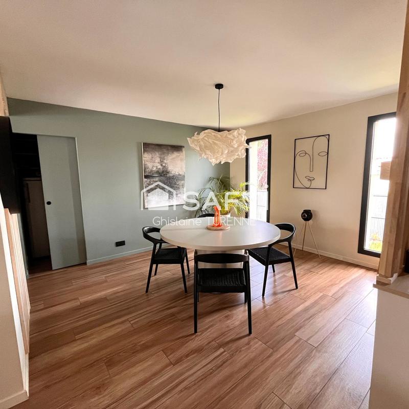 Maison - 305 m² - 8 pièces