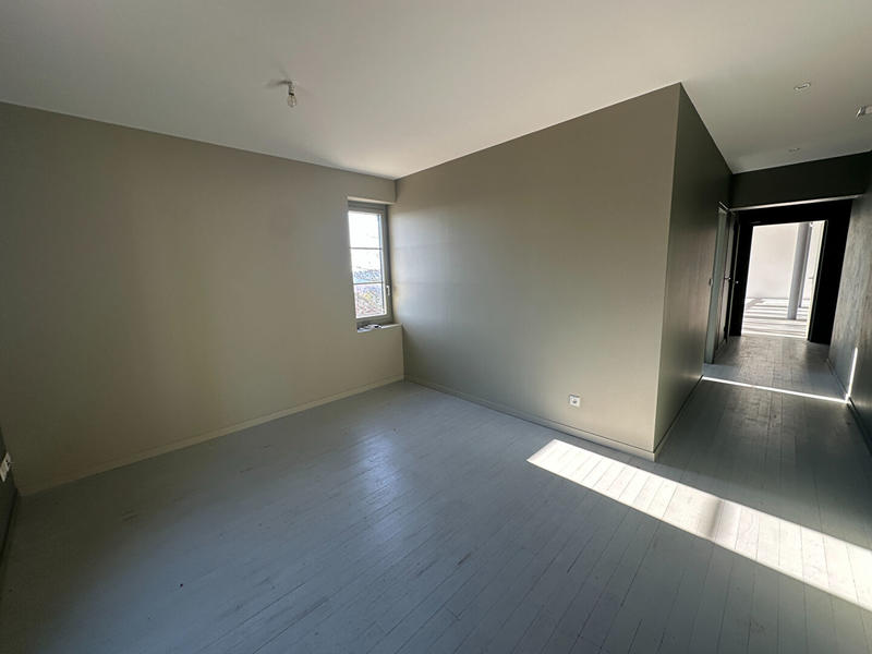 Maison - 327 m² - 13 pièces