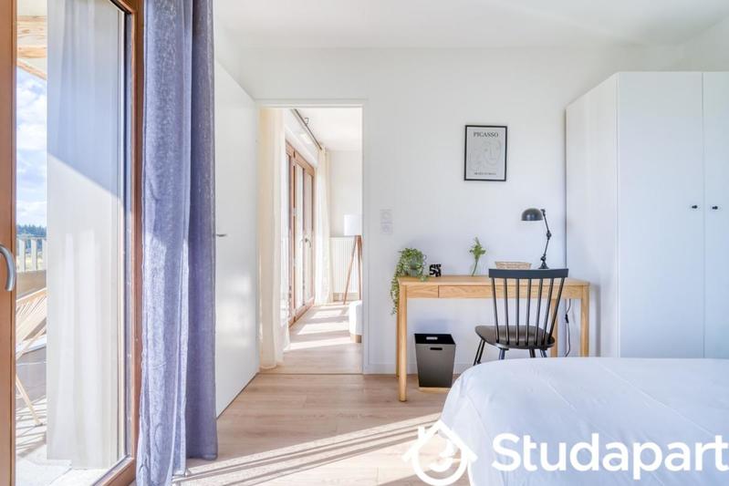 Chambre - 11 m² - 1 pièce