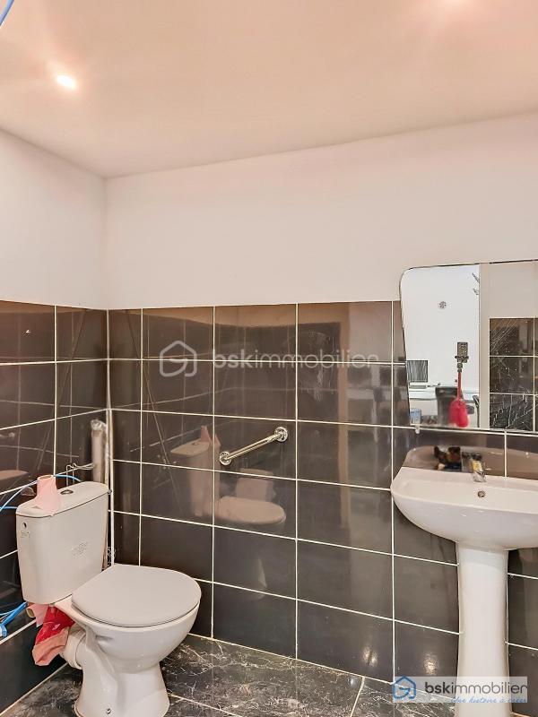 Immeuble - 211 m² - 6 pièces