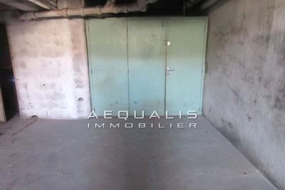 Parking / Garage - 9 m²