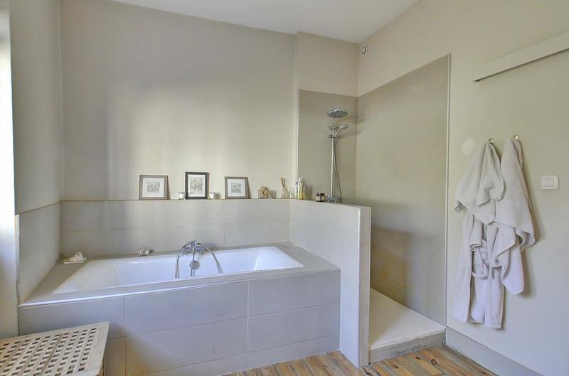 Maison - 239 m² - 7 pièces