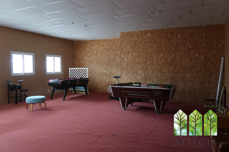 Maison - 966 m² - 20 pièces