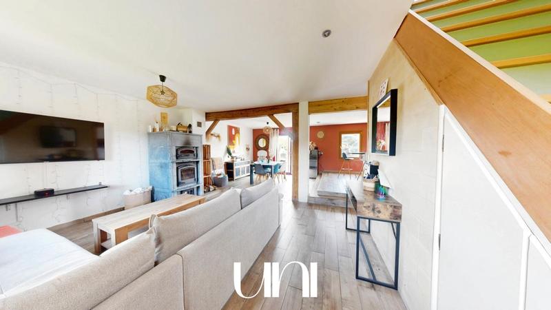 Maison - 137 m² - 6 pièces