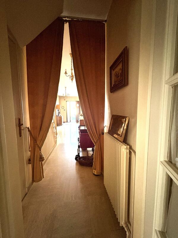 Maison - 241 m² - 8 pièces