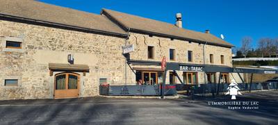 Local commercial - 451 m² - 2 pièces