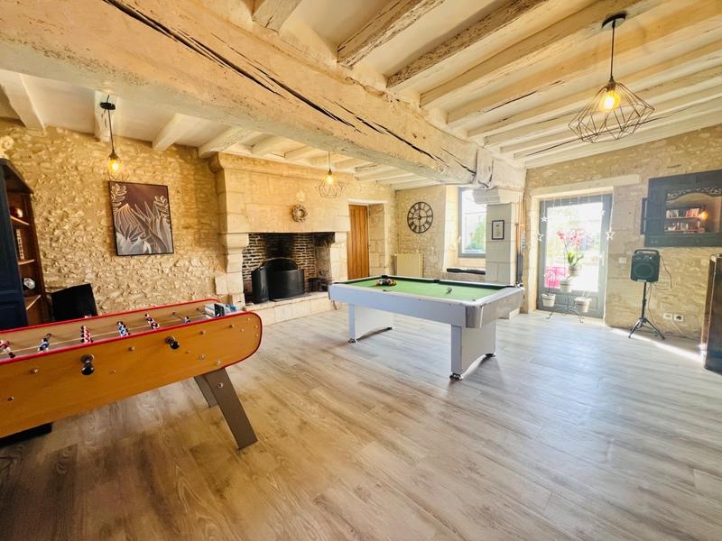 Propriété - 315 m² - 9 pièces