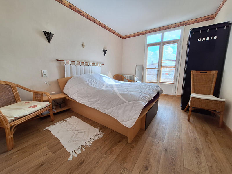 Maison - 122 m² - 8 pièces