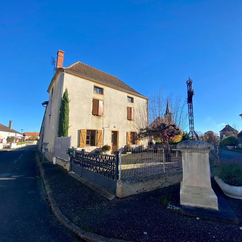 Maison de bourg - 100 m² - 6 pièces