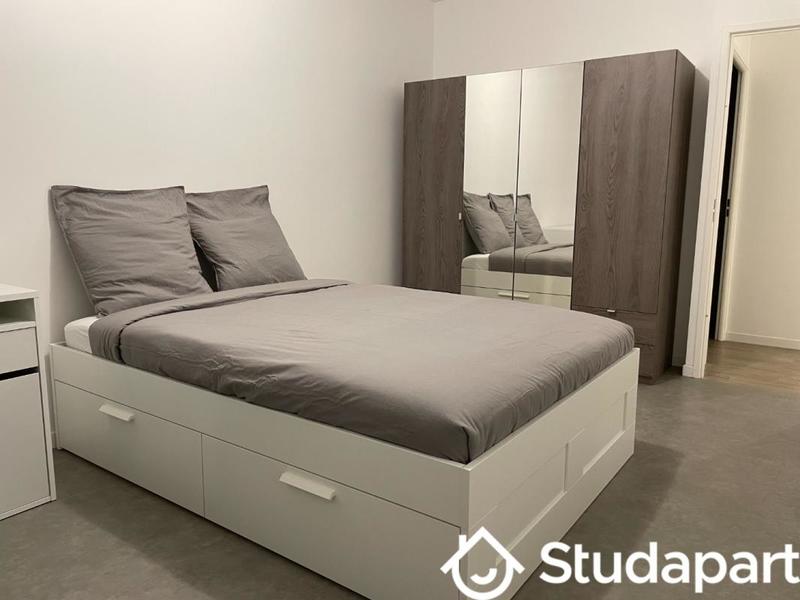 Chambre - 15 m² - 1 pièce