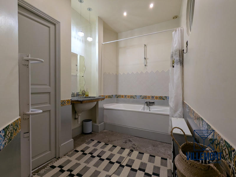 Appartement - 127 m² - 5 pièces