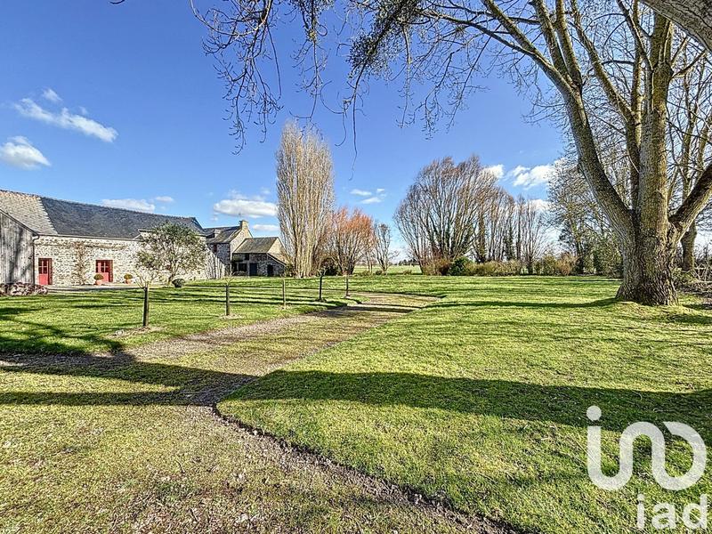 Maison - 541 m² - 6 pièces