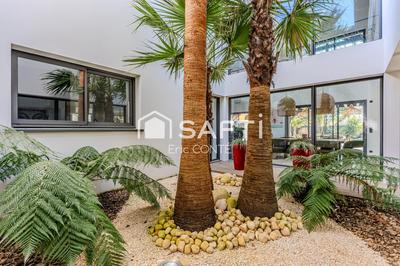 Villa - 324 m² - 7 pièces