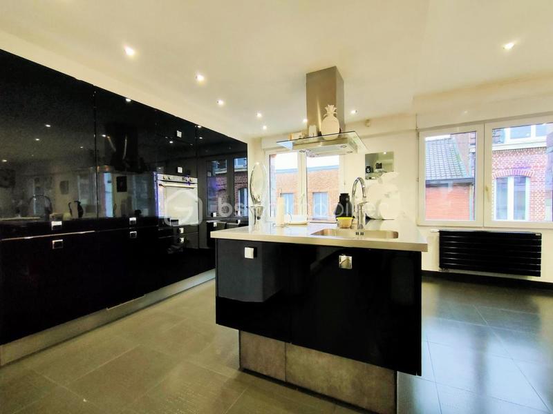 Maison - 371 m² - 7 pièces