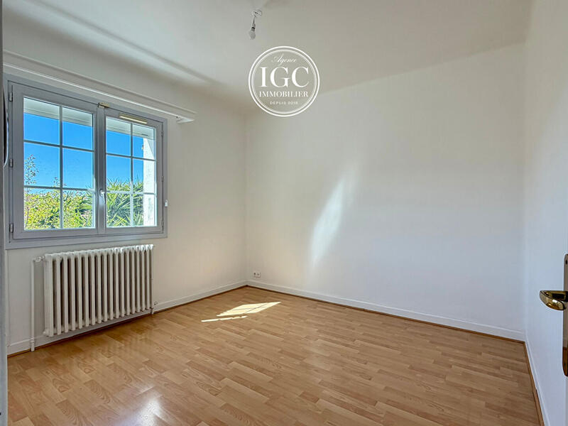 Maison - 185 m² - 7 pièces