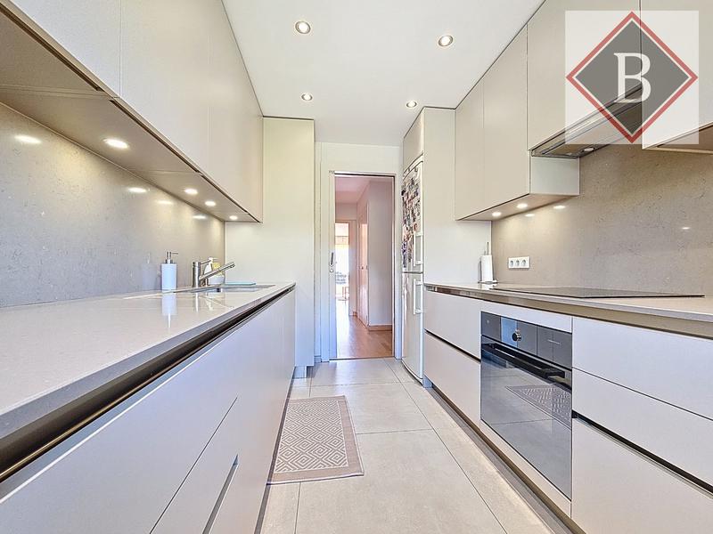 Appartement - 93 m² - 4 pièces