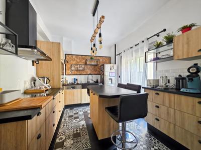 Maison - 185 m² - 7 pièces