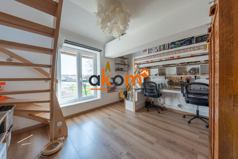 Maison - 182 m² - 5 pièces