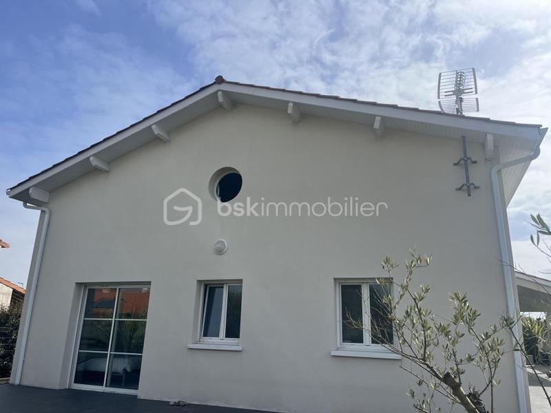 Maison - 202 m² - 5 pièces