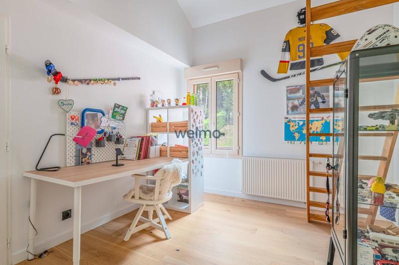 Maison - 245 m² - 8 pièces