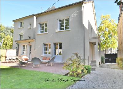 Maison de ville - 239 m² - 8 pièces