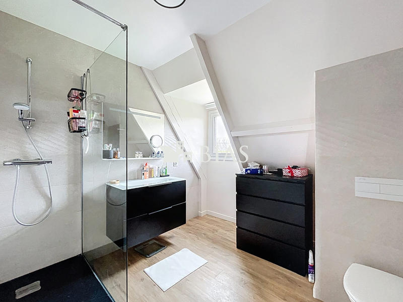 Maison - 166 m² - 6 pièces