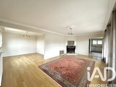 Maison - 221 m² - 13 pièces