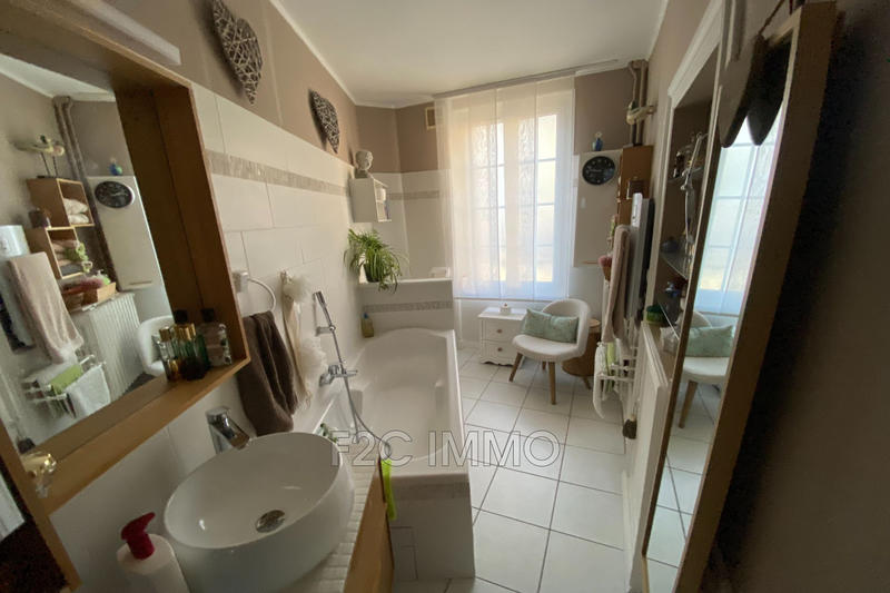 Maison - 187 m² - 9 pièces