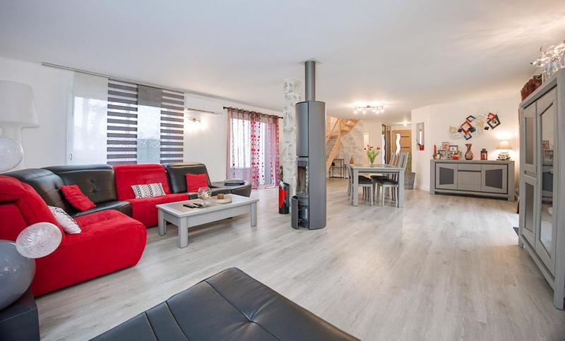 Maison - 180 m² - 7 pièces