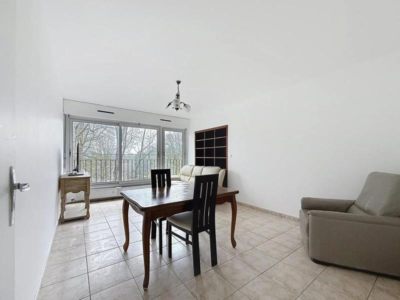 Appartement - 82 m² - 4 pièces