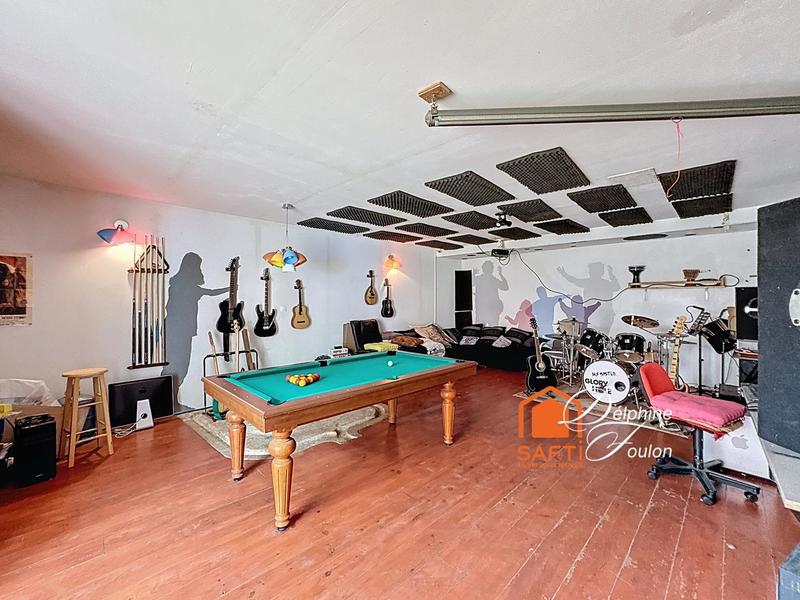 Maison - 288 m² - 8 pièces