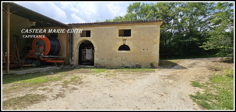 Propriété - 860 m² - 19 pièces