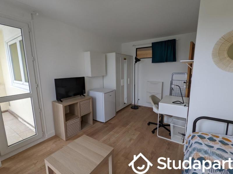 Chambre - 10 m² - 1 pièce