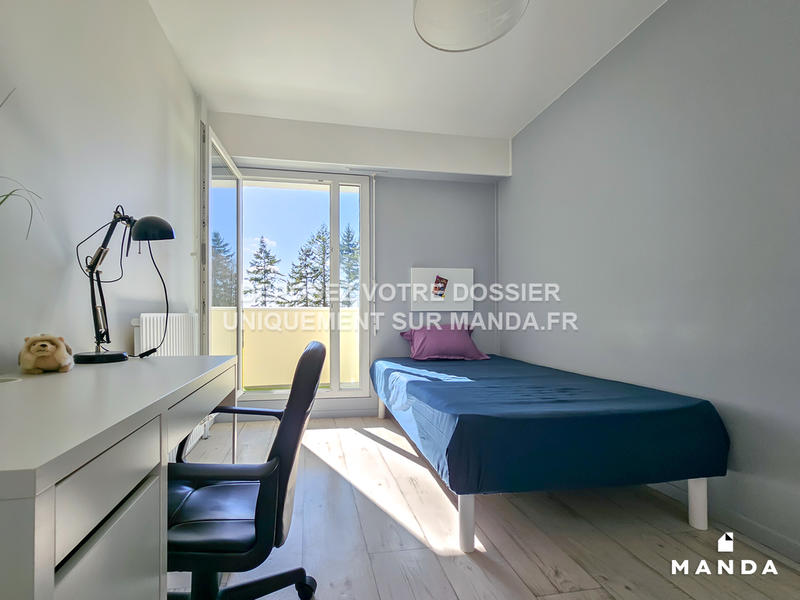 Chambre - 10 m² - 4 pièces