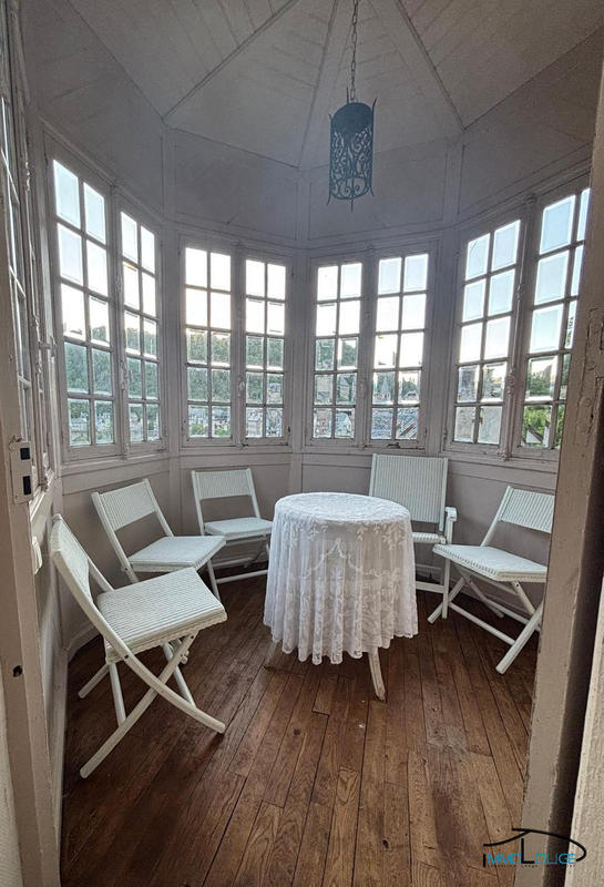 Maison - 180 m² - 10 pièces